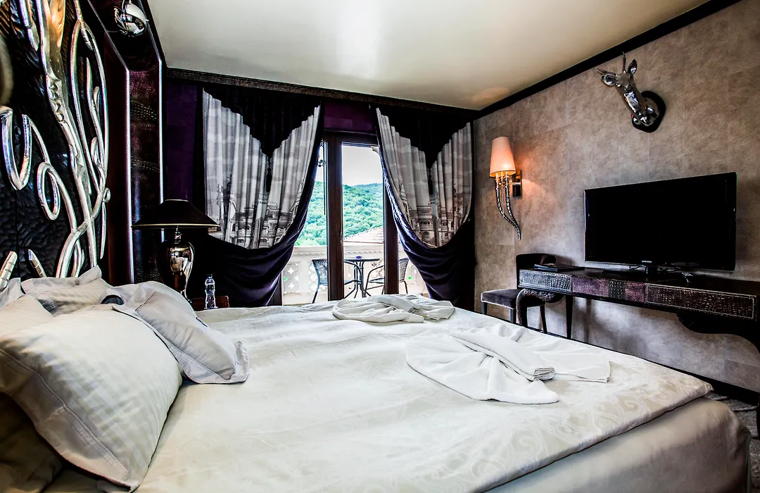 Royal Castle Design & Spa-1