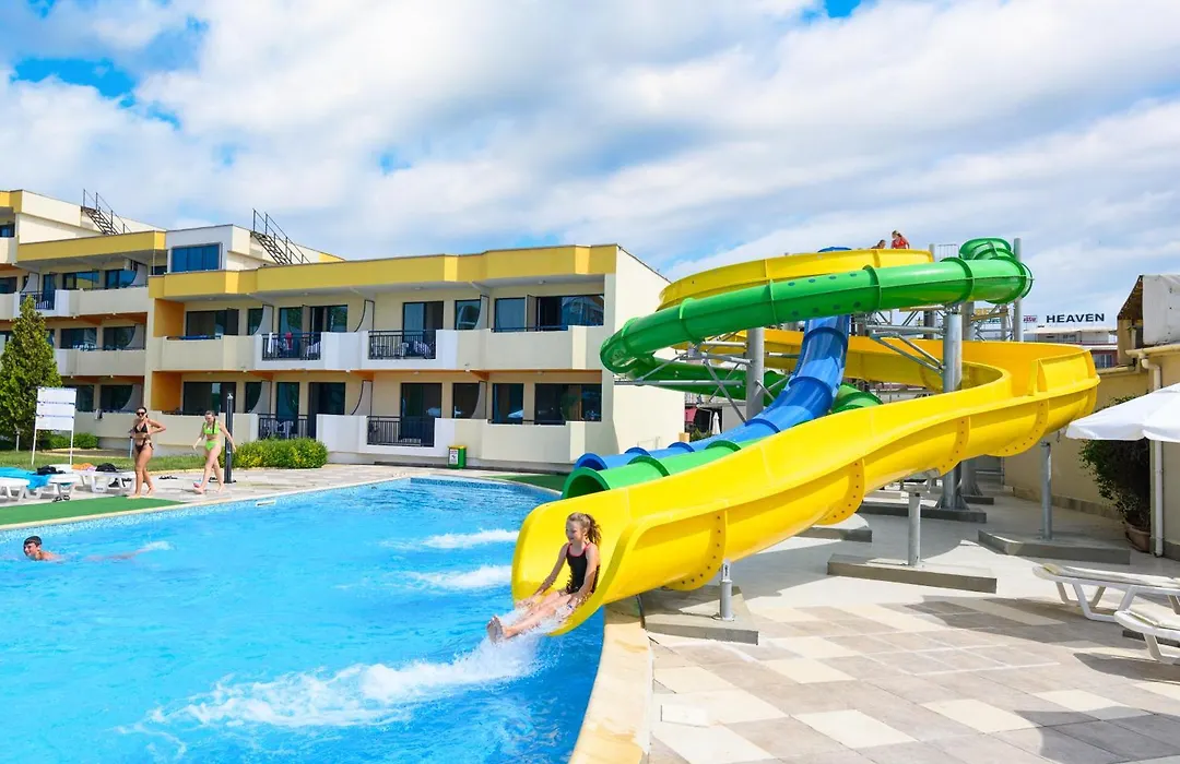 Hotel Glarus Beach& Aqua Park-1