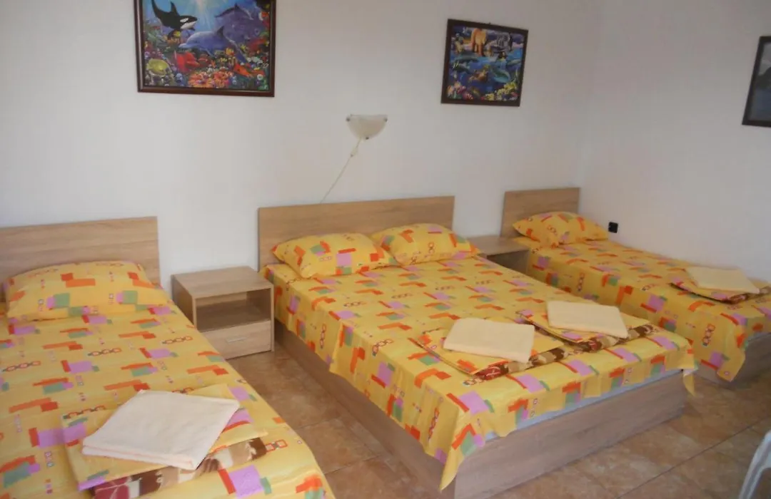 "Ahtopol"-Rooms For Rent-Free Parking 100 Meters Away-1