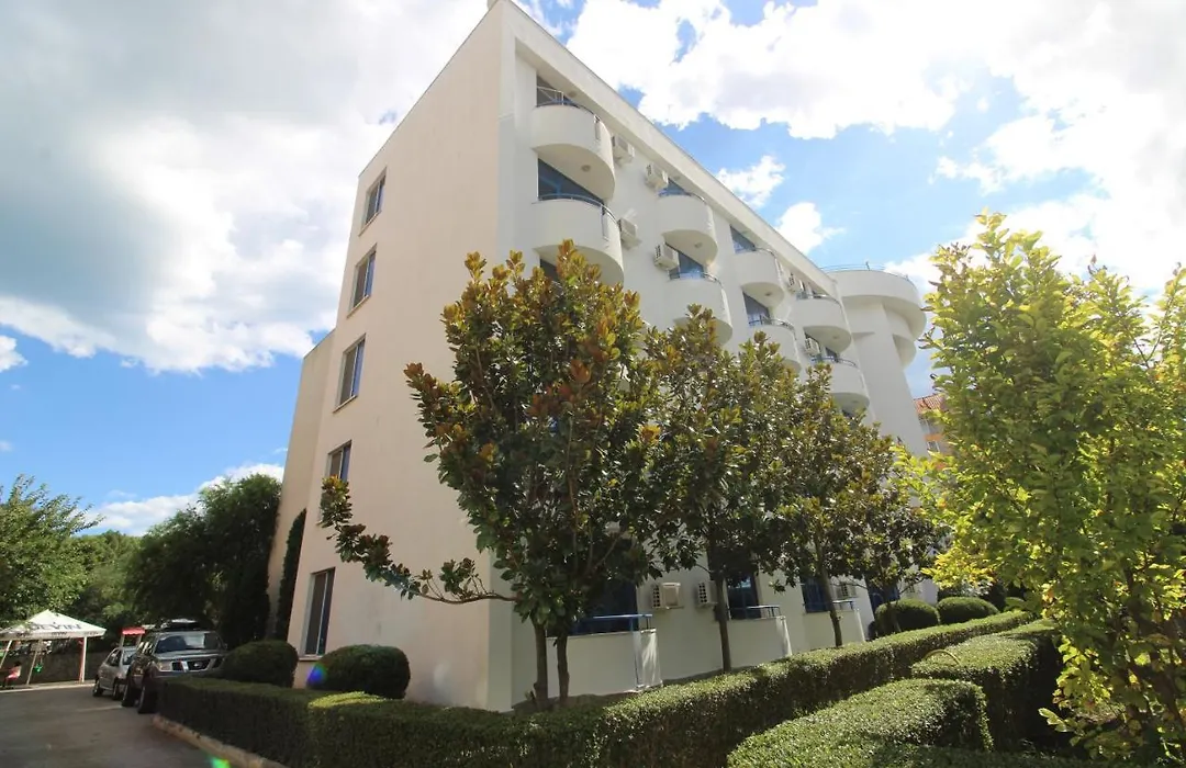 Nautilius Club - Menada Apartments-1