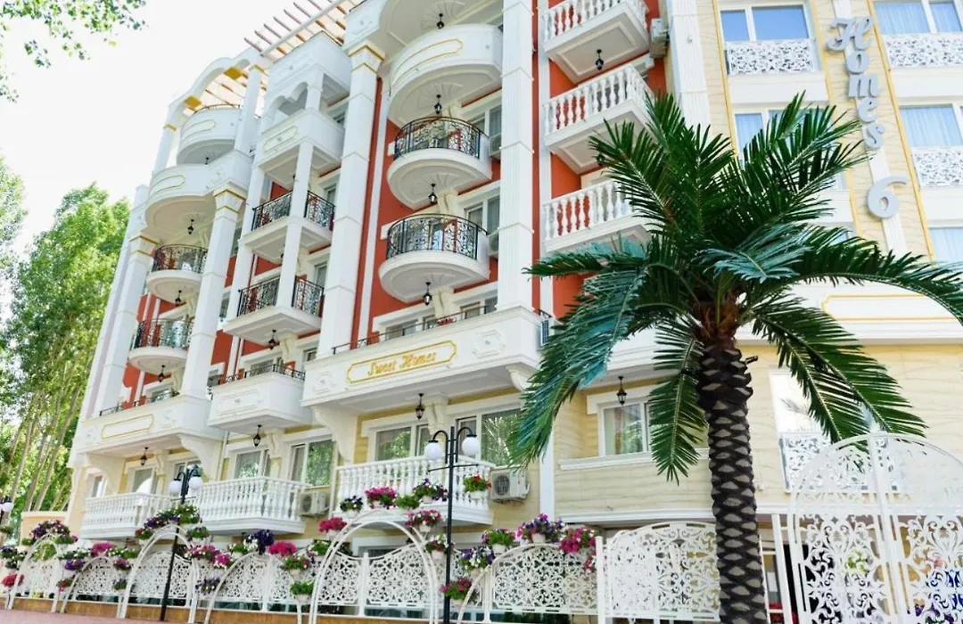 Sunny studio in Sweet Home Complex-1