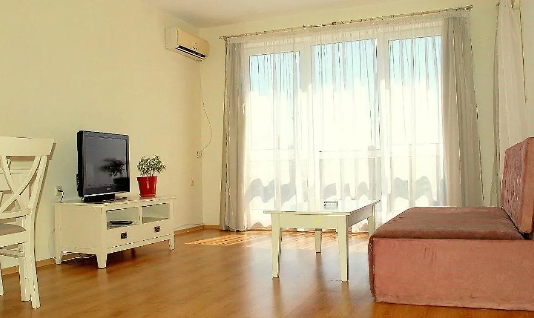 Flores Park Apartments-1