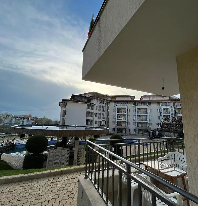Sunny Beach Hills Apartment-1