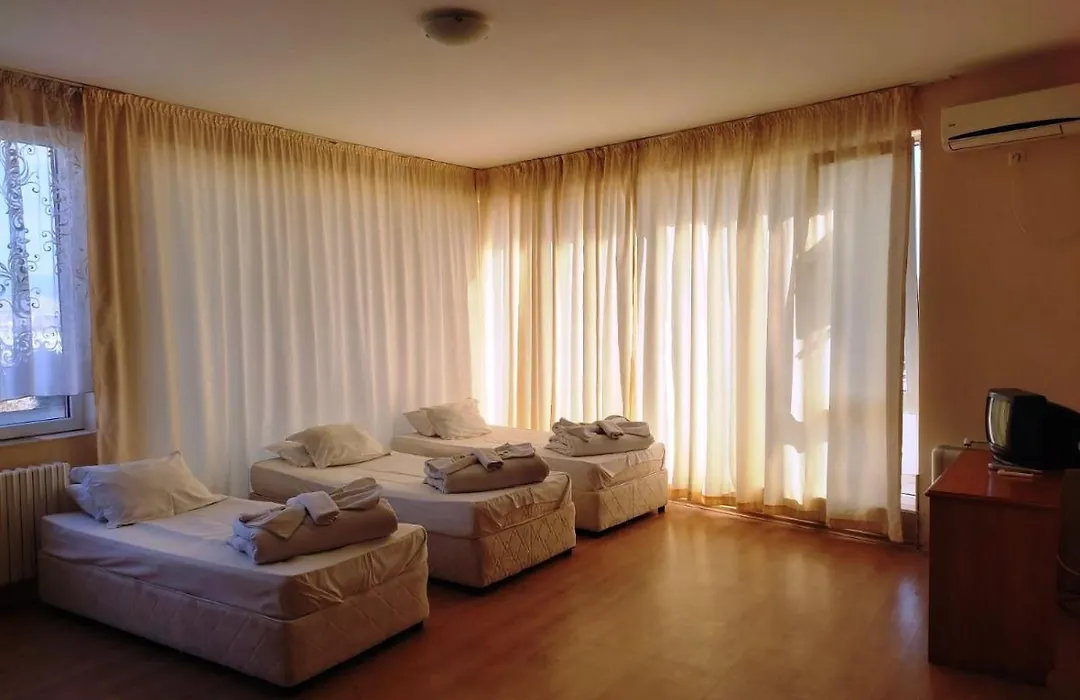 Hotel Seasons 2-1