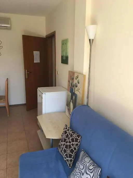 3 Bedroom Apt With Pool Views At Arcadia Complex-1