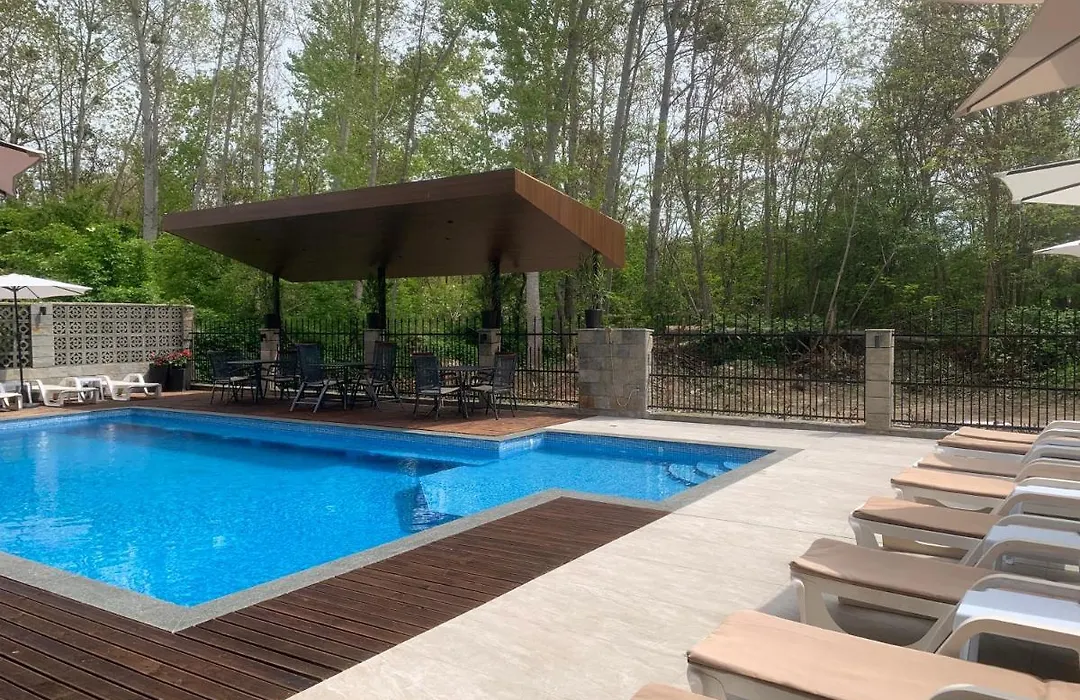 Park And Pool Rooms-1