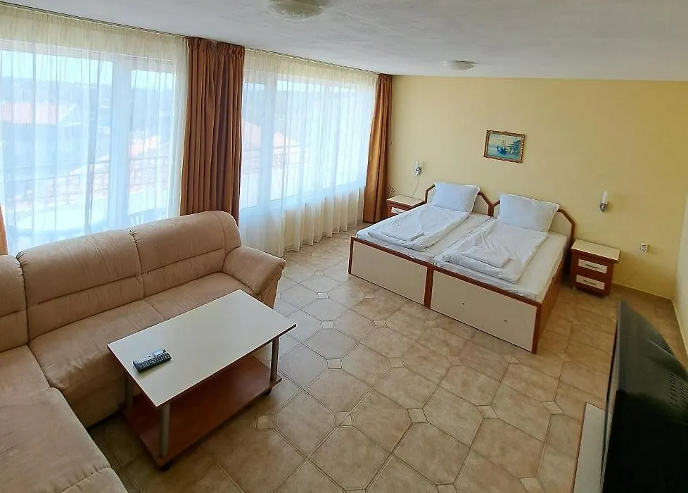 Polikseni Guest House-1