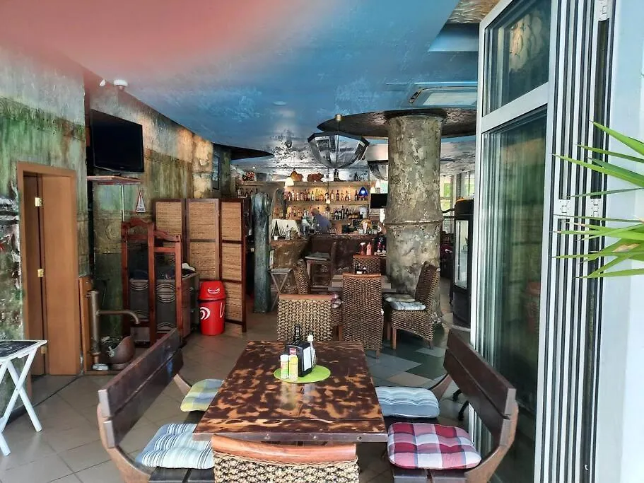 Central, 1 Bed Apt, 3* Yassen-1