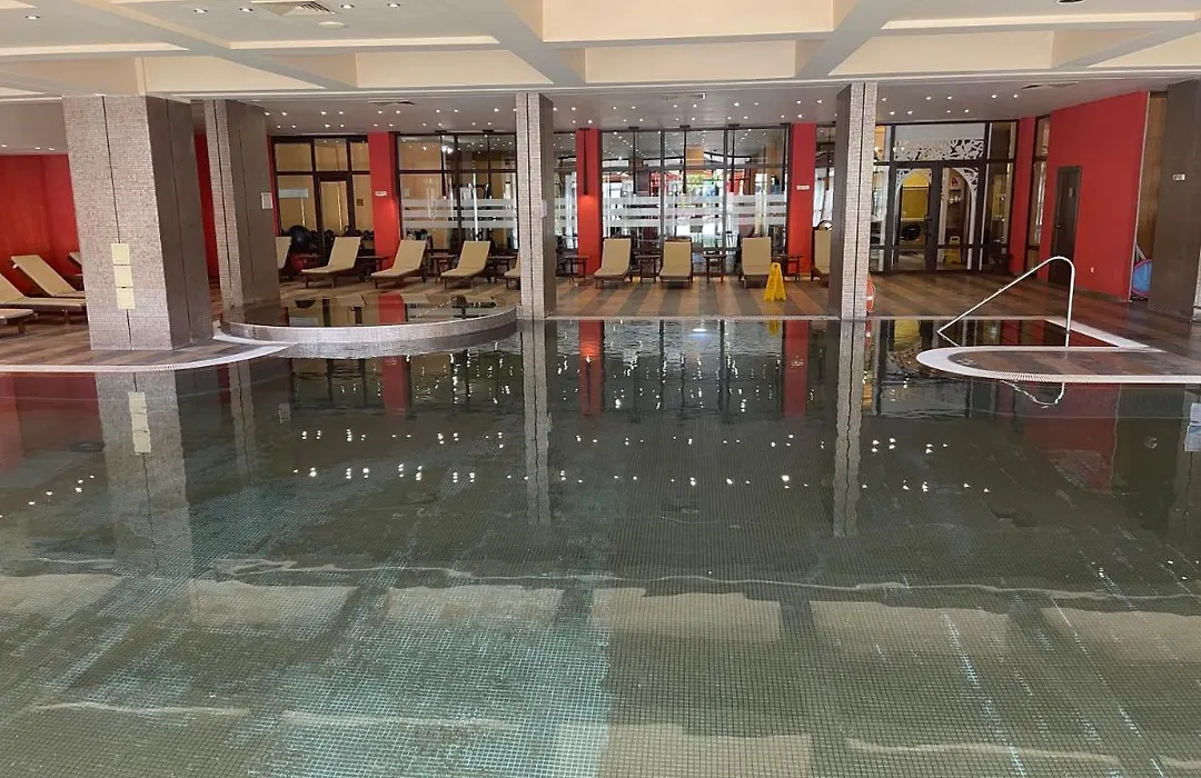 Royal Beach & Apartament-1