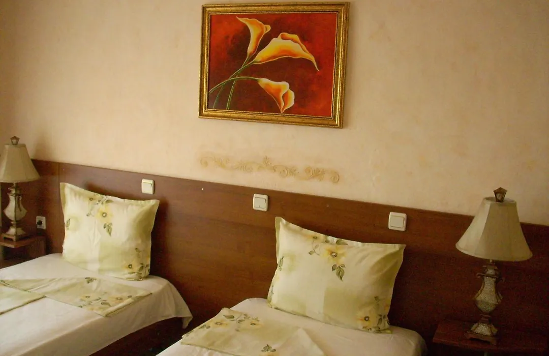 Family Hotel Tropicana-1