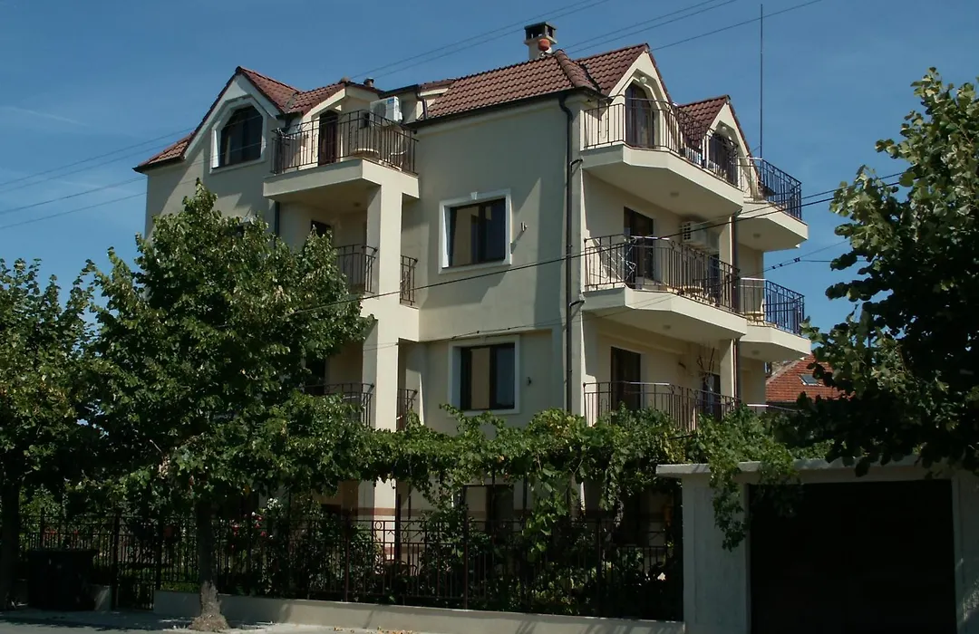 Family Hotel Bellehouse-1