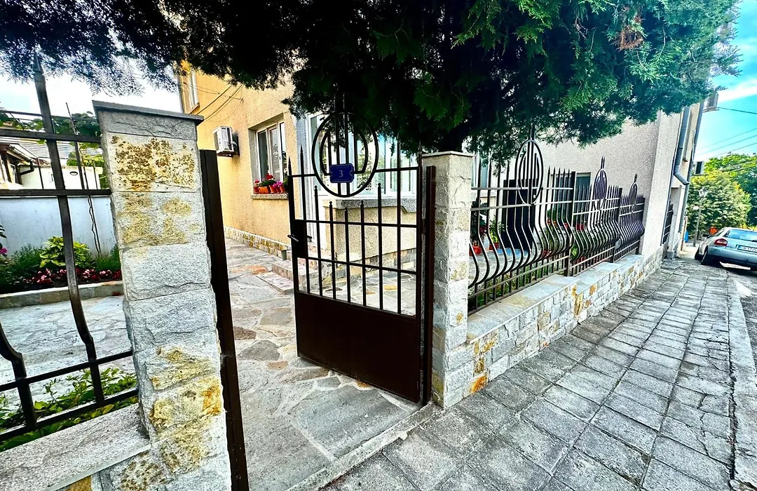 Guestrooms Stoyanovi-1