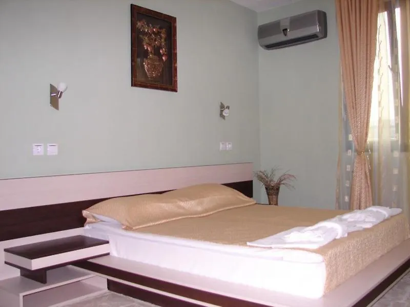 Hotel Amfibia-1