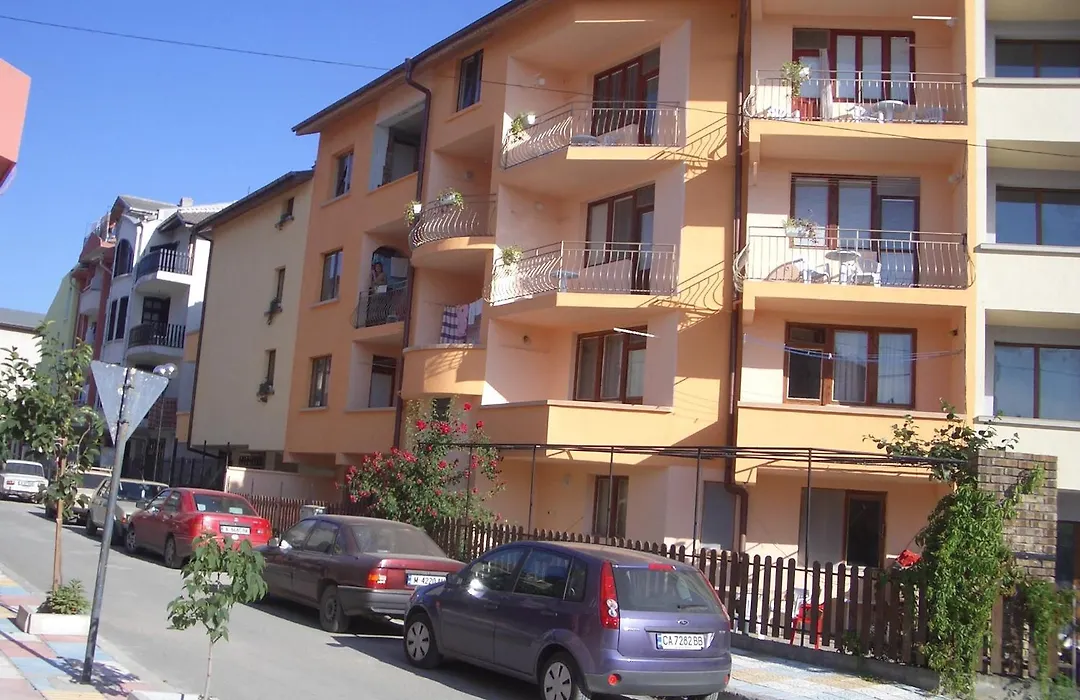 Primorski Briz Guest House-1