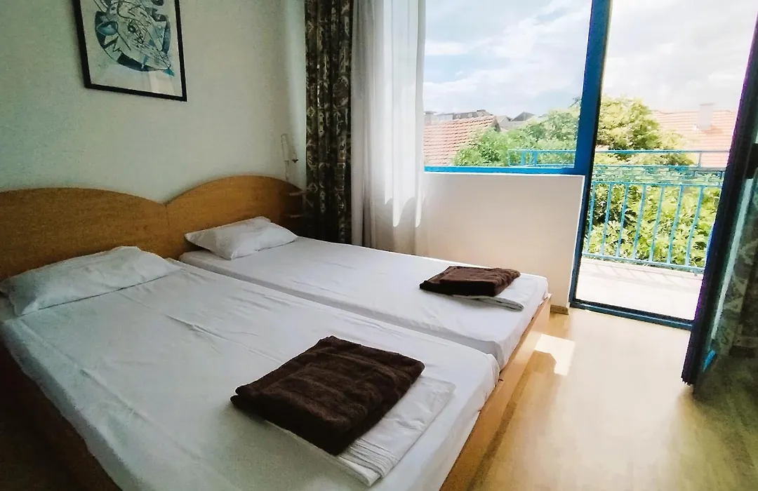 Lira Sto Apartments-1