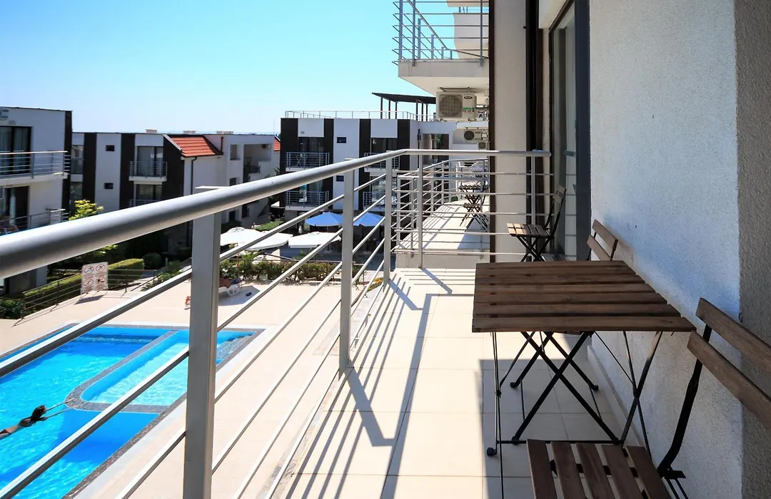 Charming 1 Bedroom Apartment-1
