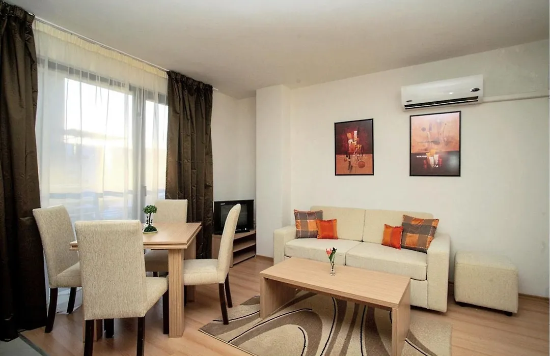 Charming 1 Bedroom Apartment For 2 People-1
