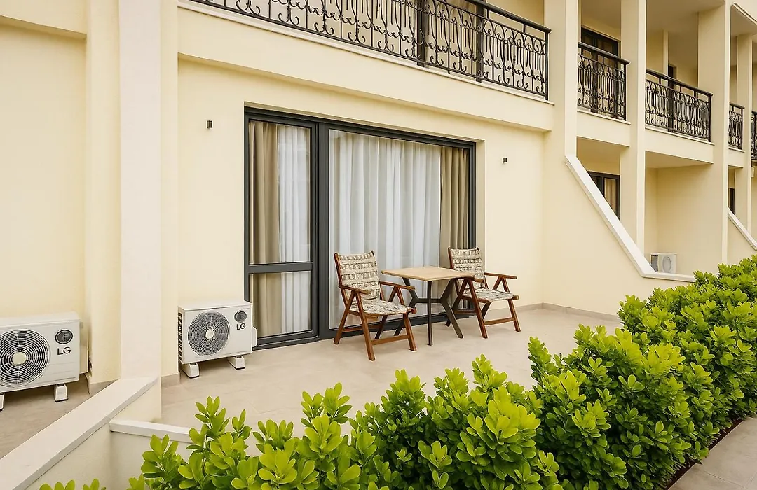 Lotus Family Hotel - Free Parking-1