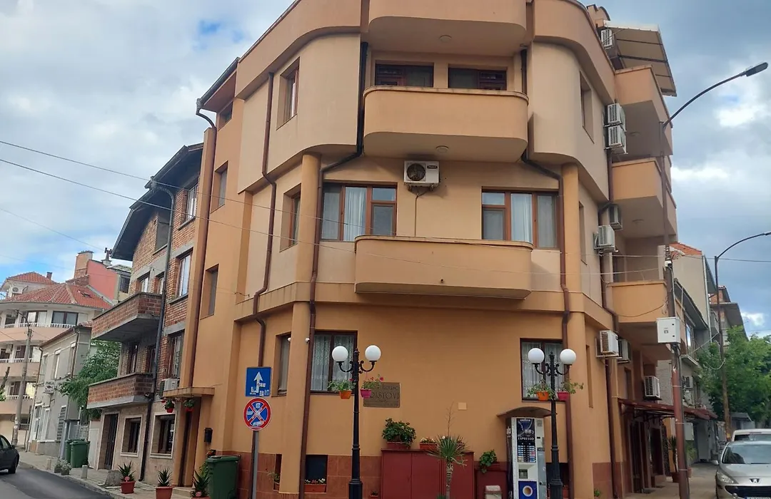 Hristovi Apartments & Studios-1