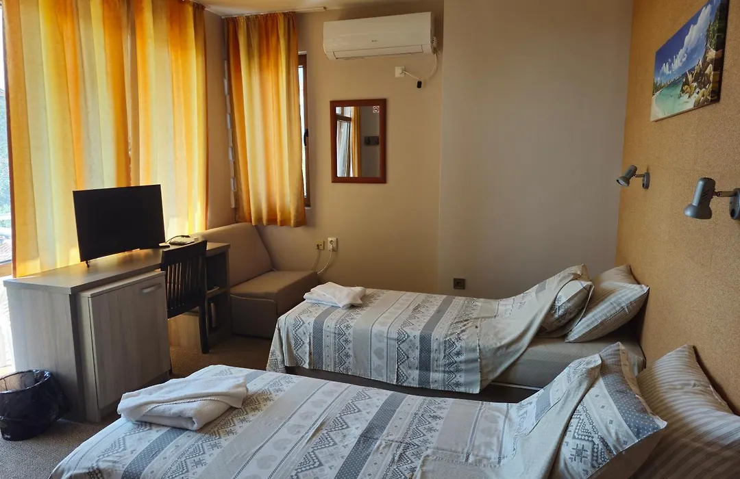 Family Hotel Favourite-1