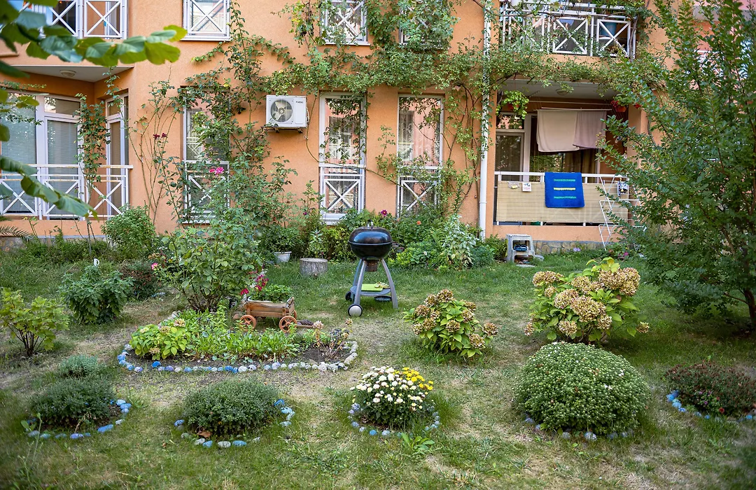 1 Bedroom Apartment In Sunny Day 6-1