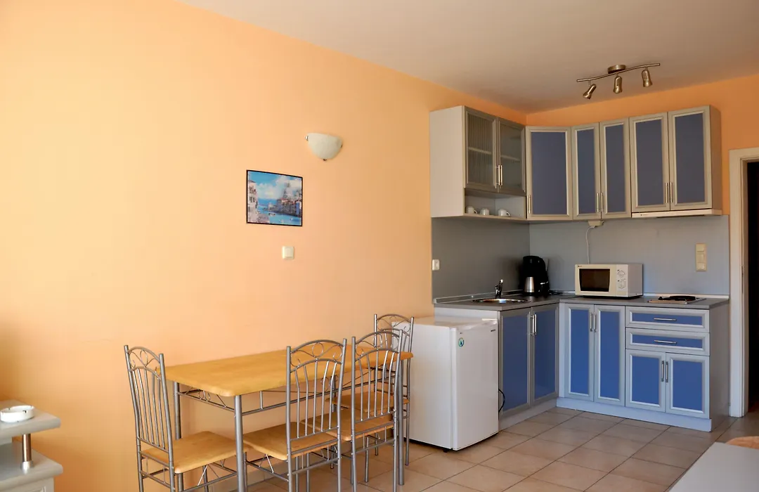 La Playa Apartments-1