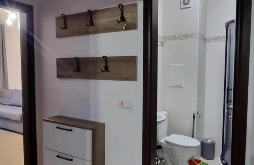 Apartment Sleeps 4 With Pools Access - Smart Tvs-1
