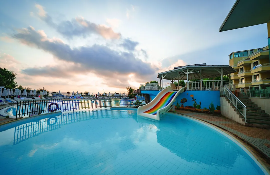 Hotel Perla Beach Luxury-1