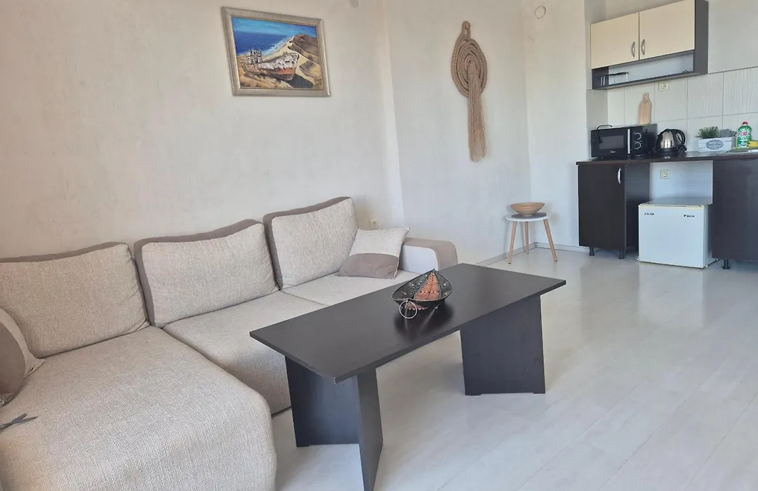 Guest House Compass-1