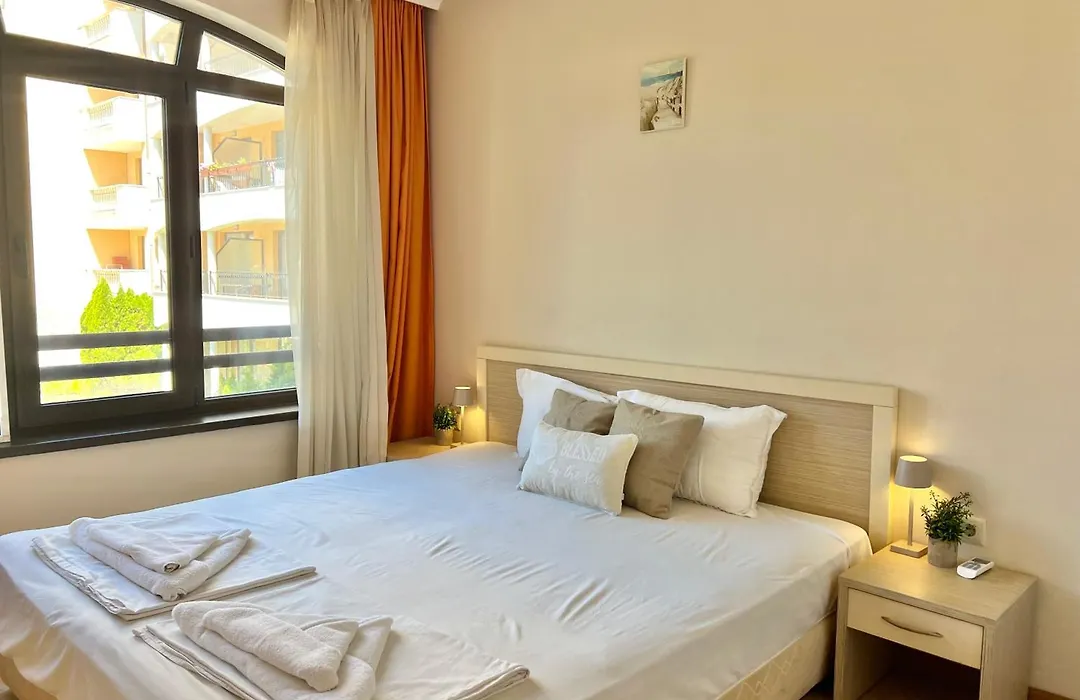 Royal Sun - Sunny Cove Apartment-1