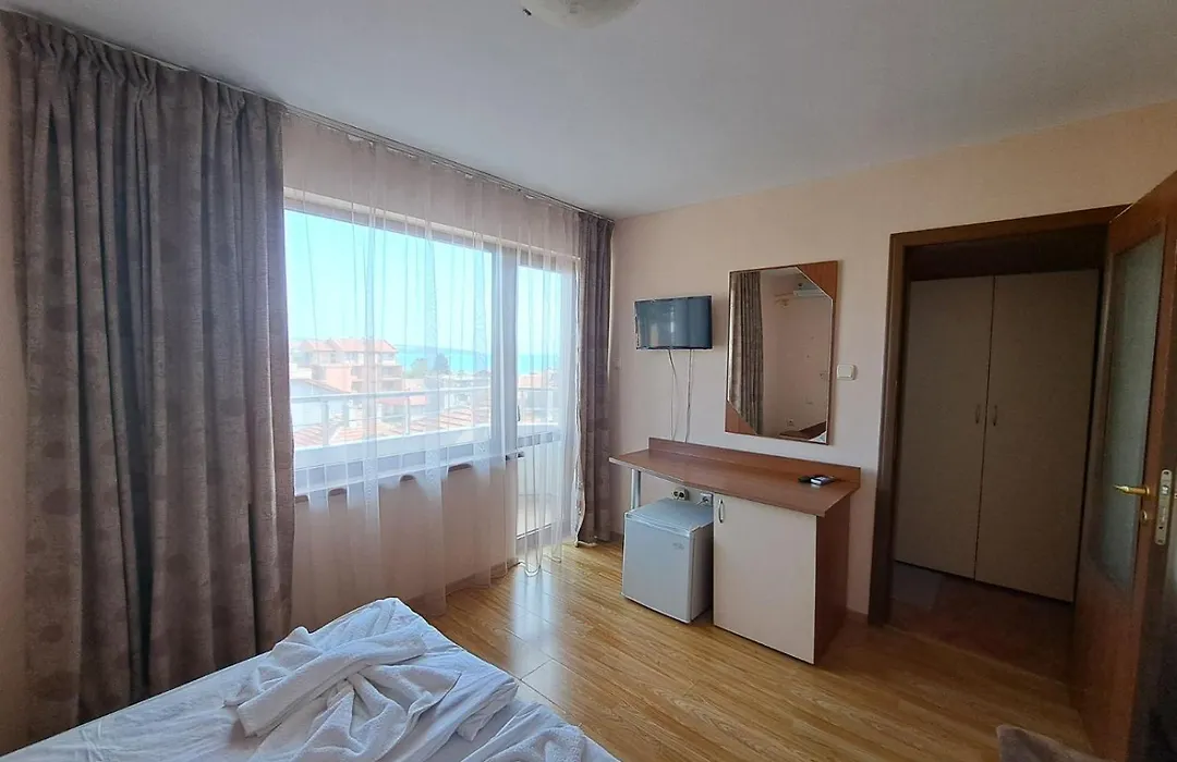 Guest House Lazur-1