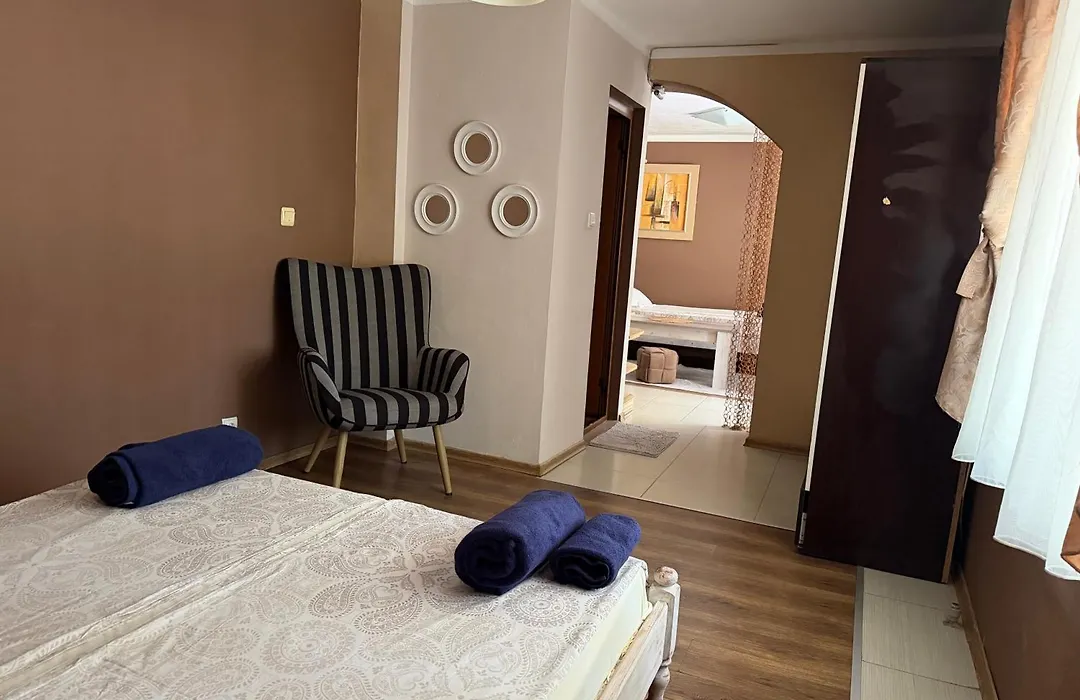 Paunovi Guest House-1