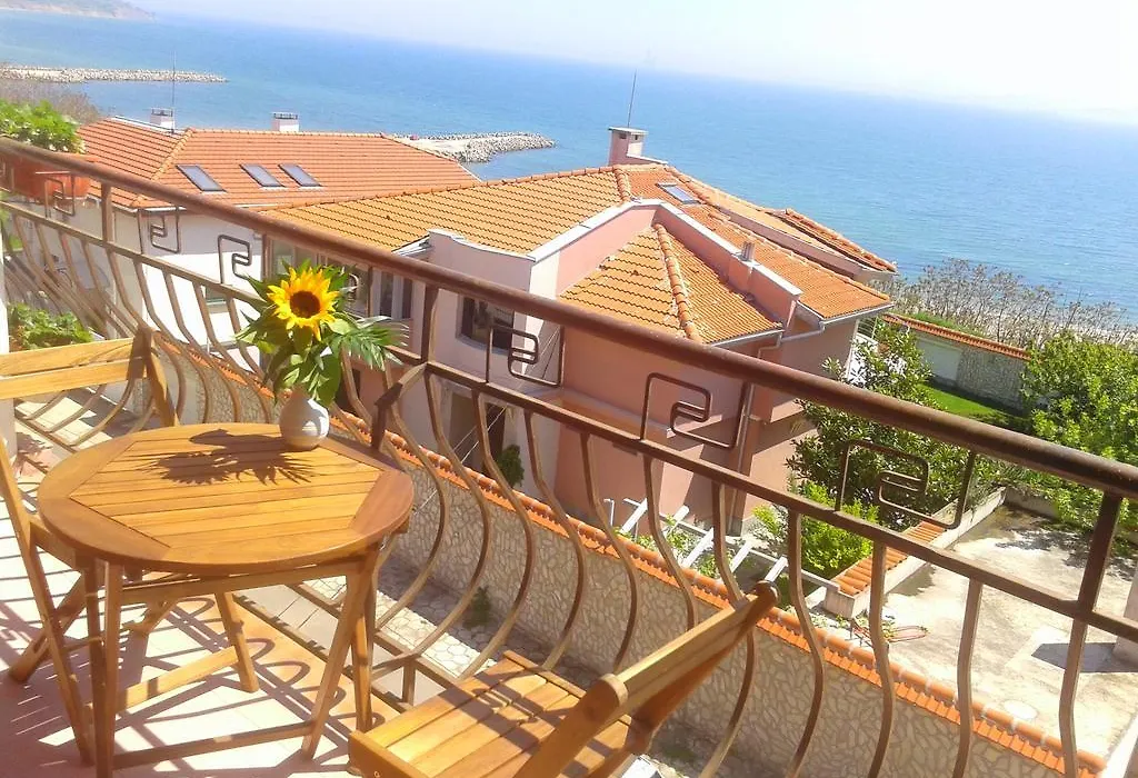 Apartment Sea View-1