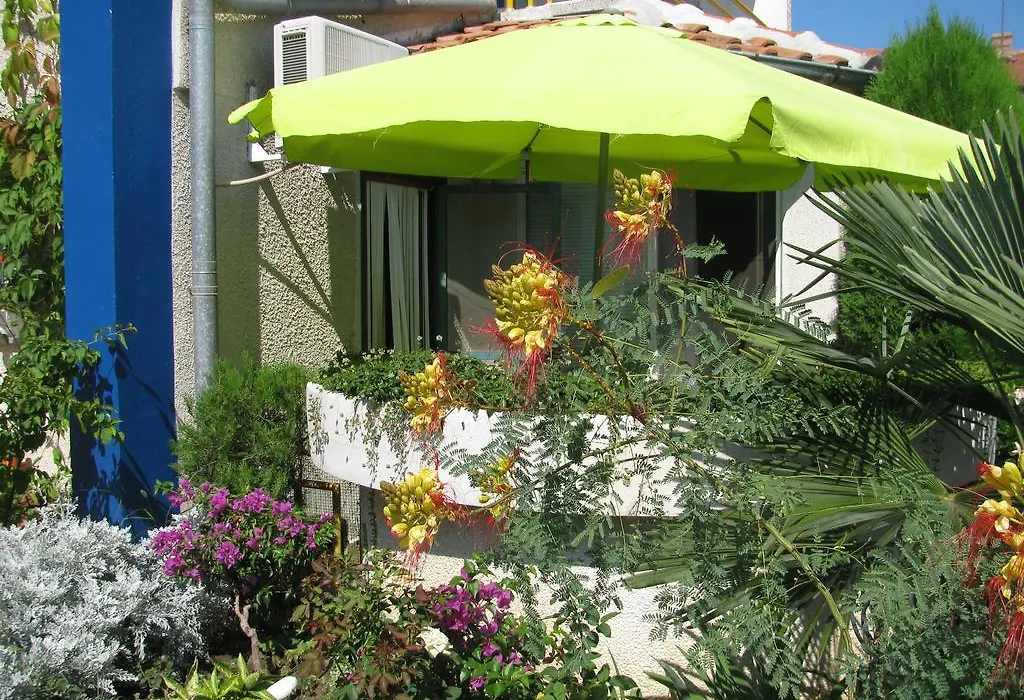 Villa Sens-1