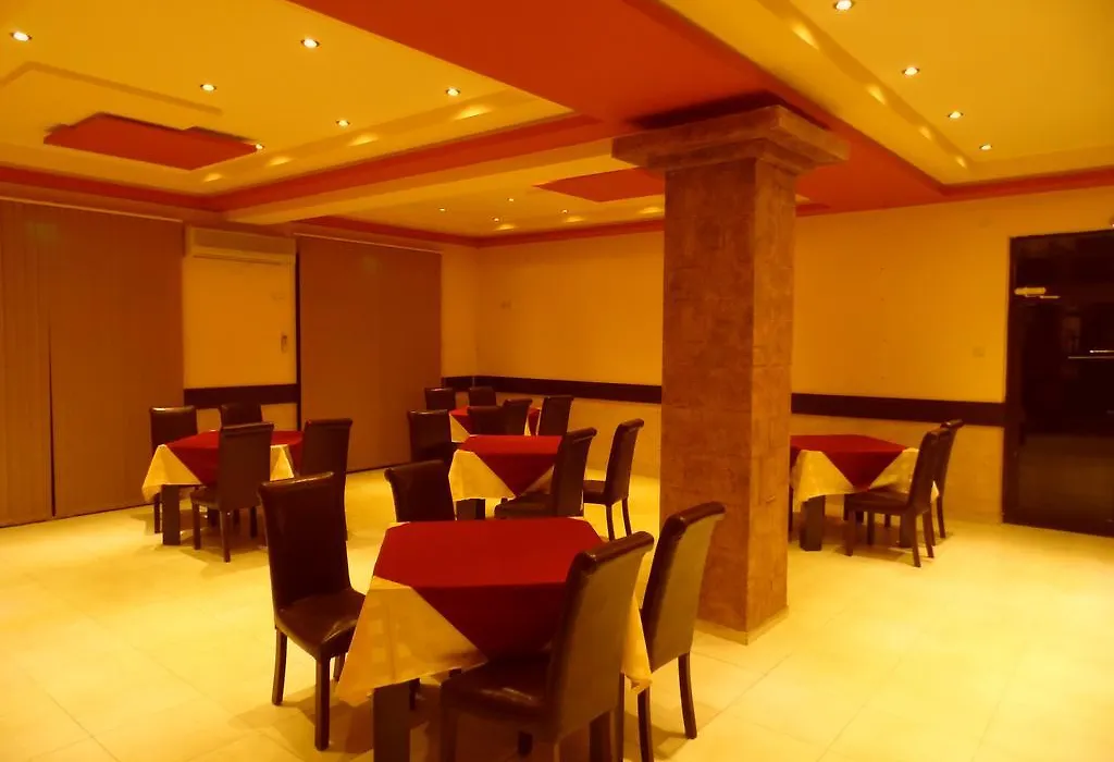 Hotel Amigos-1
