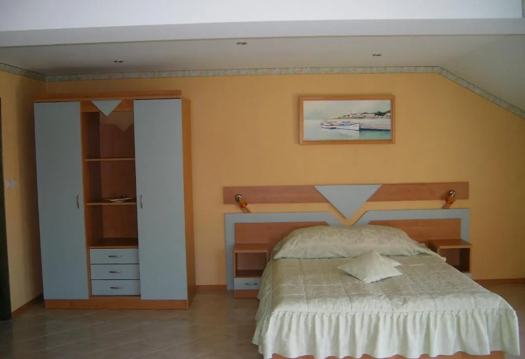 Dari Guest Rooms Стаи За Гости Дари-1