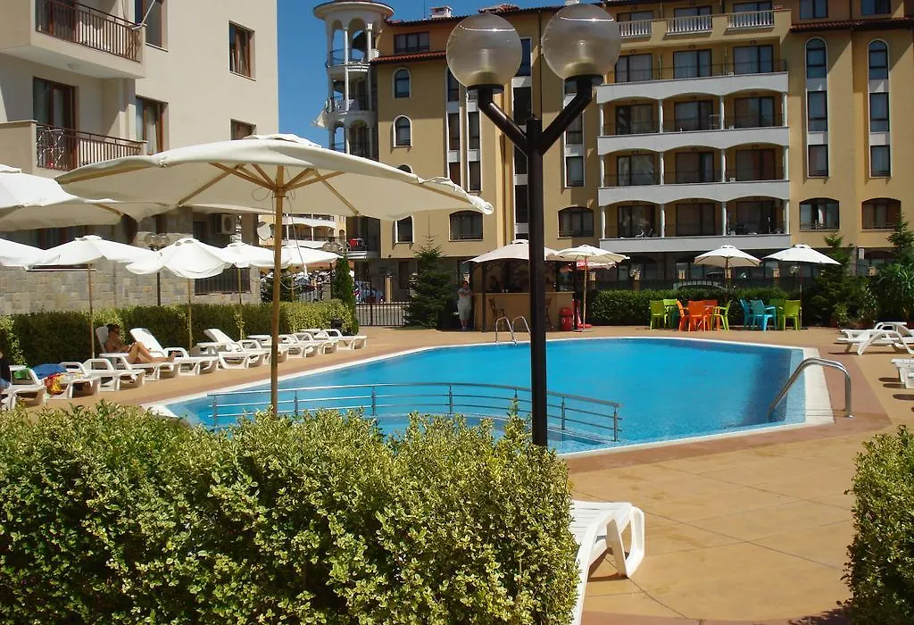 Summer Breeze Apartments-1