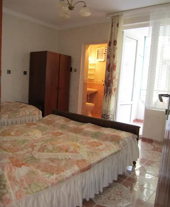 Central Guesthouse-1