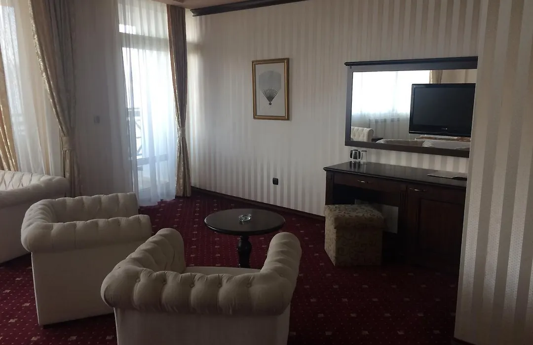 The Mill Hotel / Melnicata-1