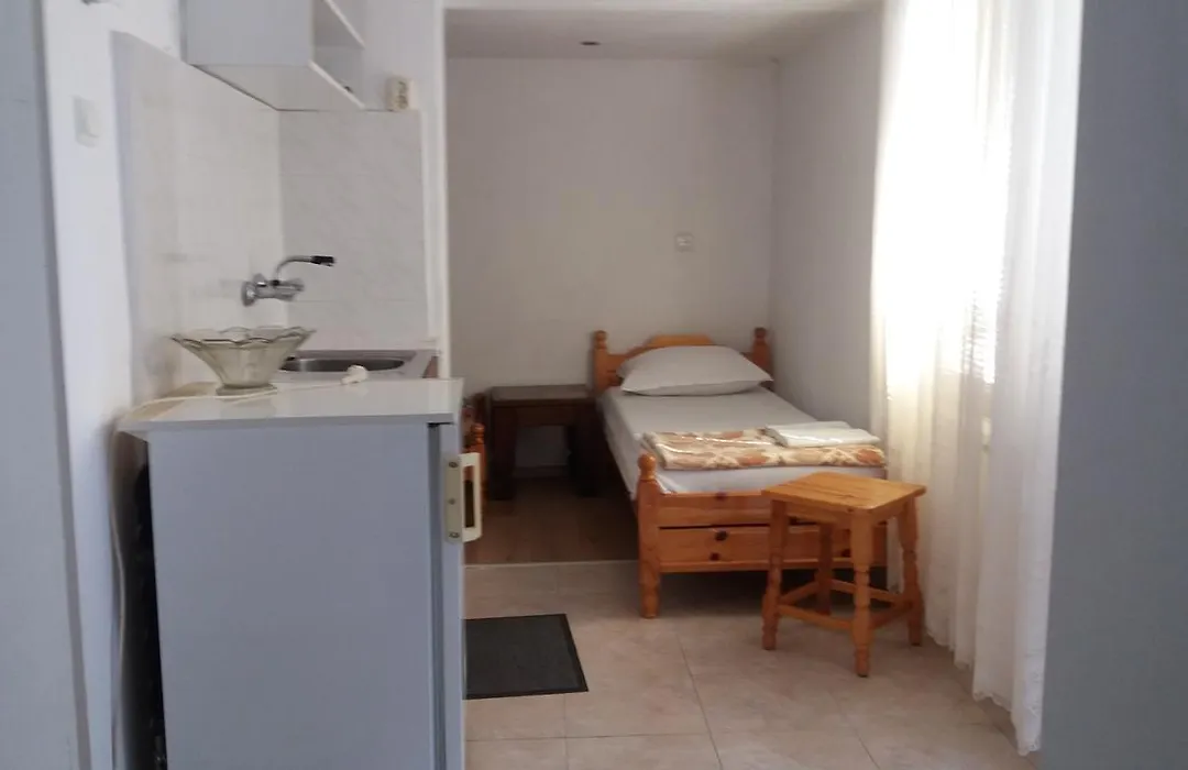 Guest House Kostadinovi-1