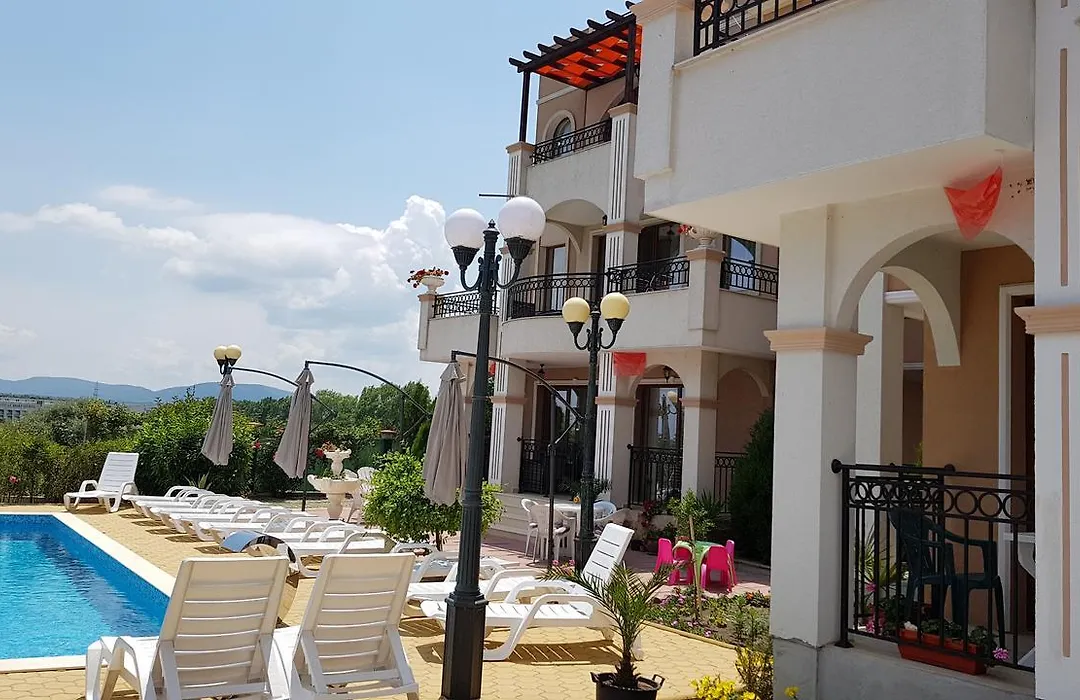 Brilliant Aparthotel-1