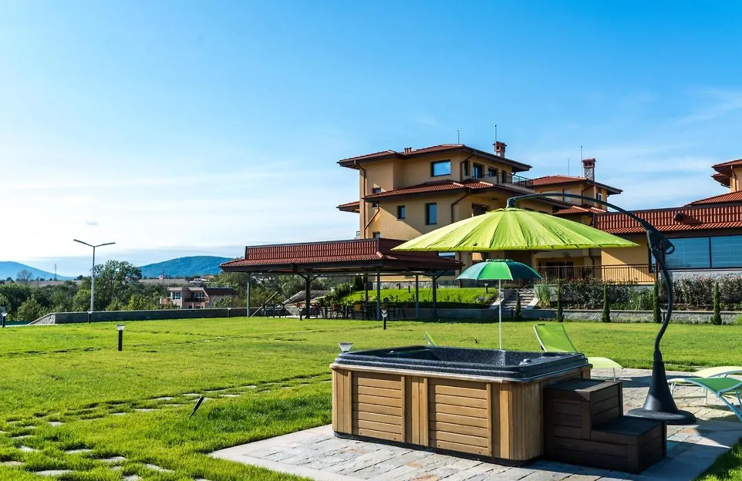 Villa Em-1
