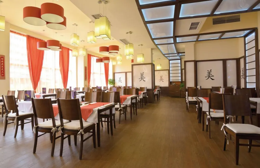 Riu Helios-1