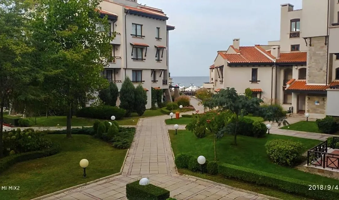Oasis Resort Lozenets-1