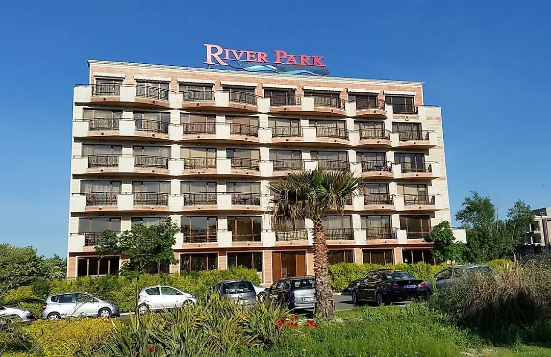 Apartment In River Park-1