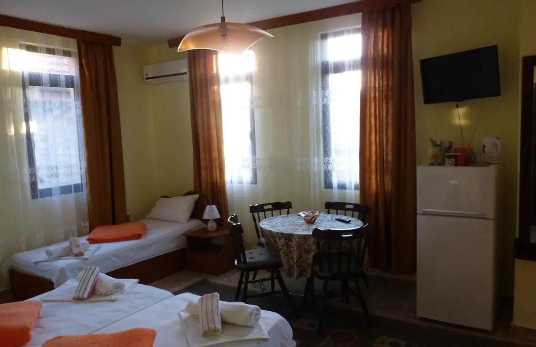 Guest House Zhelevi-1