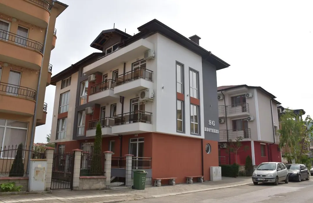 Guest House Sg-Brothers-1