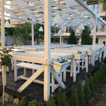 Family Hotel Akra-2
