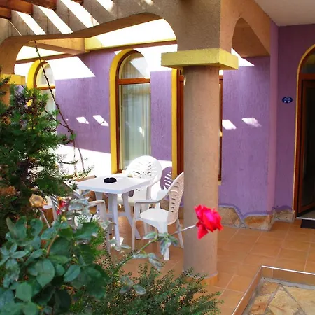 Azura Garden Apartments-2