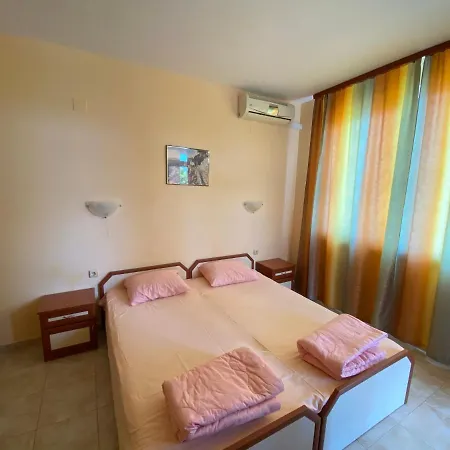 Sunny Guest House Ravda-3